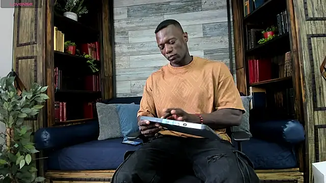 Snapshot of MarcusBlack_ chatting on April 14, 2026, 3:06 pm MarcusBlack online show from April 14, 2026, 3:06 pm