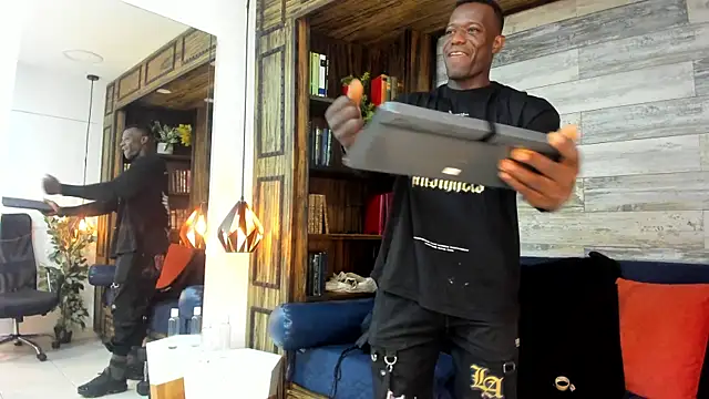 MarcusBlack  online show from December 2, 2025, 11:56 am