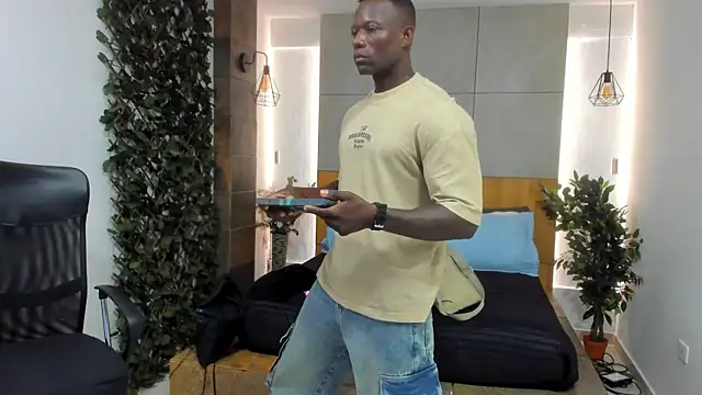 Snapshot of MarcusBlack_ chatting on April 8, 2026, 1:01 pm MarcusBlack online show from April 8, 2026, 1:01 pm