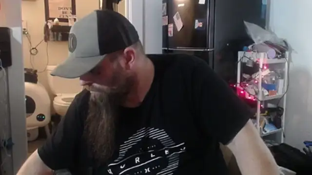 Snapshot of Thumper_ss chatting on October 25, 2025, 12:39 pm Thumper ss online show from October 25, 2025, 12:39 pm