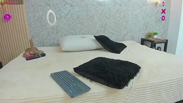 Snapshot of Antonella_west chatting on March 9, 2026, 9:51 pm Antonella west online show from March 9, 2026, 9:51 pm