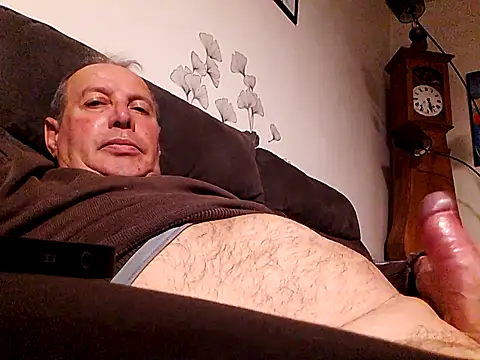 Vince072 online show from November 24, 2025, 8:53 pm