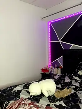 jazminslut online show from December 14, 2025, 2:40 am