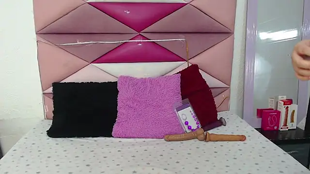 Snapshot of jazminslut chatting on October 11, 2025, 1:17 am jazminslut online show from October 11, 2025, 1:17 am