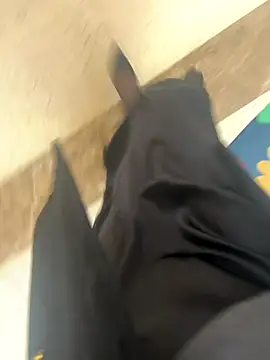 xiaoyuan01 online show from September 24, 2025, 1:46 am