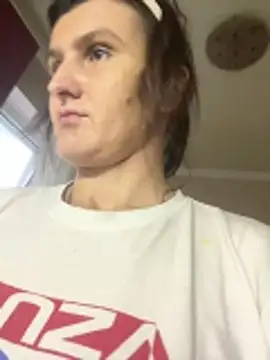 Snapshot of NikaSwan2831 chatting on November 21, 2025, 10:36 am NikaSwan2831 online show from November 21, 2025, 10:36 am