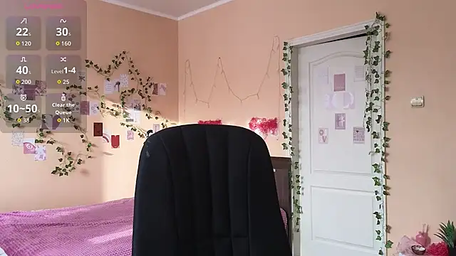 Snapshot of Ronda_Roni chatting on February 10, 2026, 6:12 am Ronda Roni online show from February 10, 2026, 6:12 am