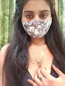 Aanya hotty online show from December 4, 2025, 7:02 pm