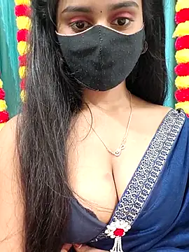 Aanya hotty online show from November 1, 2025, 3:39 pm