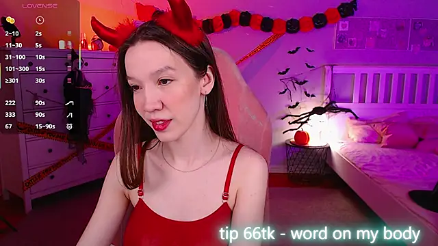 Shriya Sarann online show from October 26, 2025, 2:06 pm