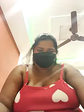 Liyaa 24 online show from April 4, 2026, 7:31 pm