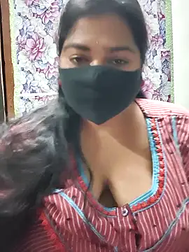 Liyaa 24 online show from March 13, 2026, 5:29 pm