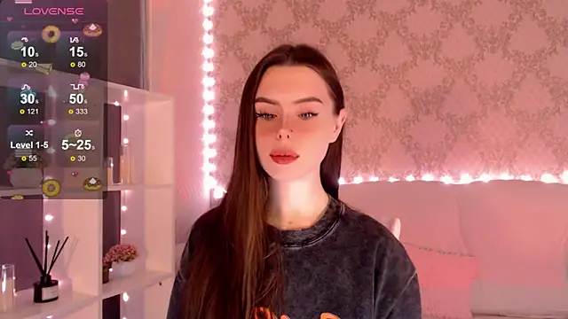 HolyMiax online show from September 16, 2025, 3:18 am