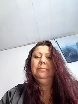 EmmaJhomson online show from June 24, 2026, 1:21 pm
