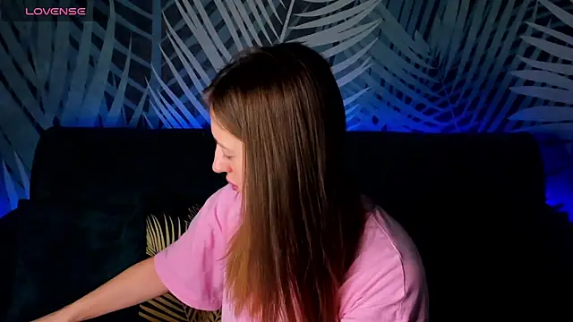 ChristyCrayme online show from December 16, 2025, 10:03 pm