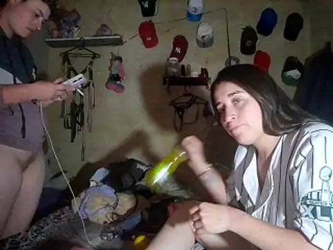 Snapshot of twodoo chatting on March 5, 2026, 1:35 am twodoo online show from March 5, 2026, 1:35 am