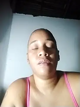 Snapshot of EbonyHorrny chatting on February 13, 2026, 4:01 am EbonyHorrny online show from February 13, 2026, 4:01 am