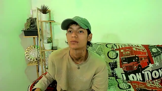 Snapshot of Bastian_boyshot77 chatting on February 13, 2026, 1:33 pm Bastian boyshot77 online show from February 13, 2026, 1:33 pm