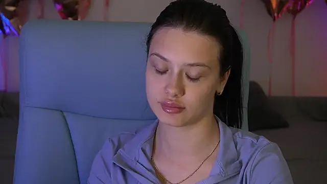 Snapshot of ReginaWine chatting on October 1, 2025, 3:38 pm ReginaWine online show from October 1, 2025, 3:38 pm