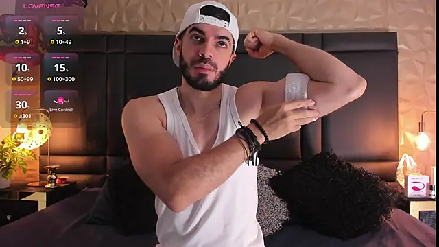 AxelThompson  online show from October 13, 2025, 11:23 am