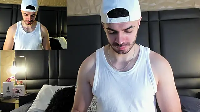 AxelThompson  online show from November 5, 2025, 11:35 am