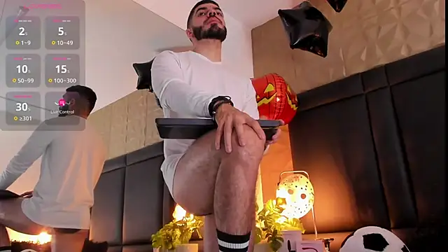 AxelThompson  online show from October 12, 2025, 11:33 am