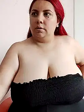 Snapshot of AmbeerRed chatting on October 24, 2025, 4:06 pm AmbeerRed online show from October 24, 2025, 4:06 pm
