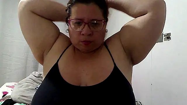 Snapshot of luciana69hot chatting on June 19, 2026, 1:28 pm luciana69hot online show from June 19, 2026, 1:28 pm
