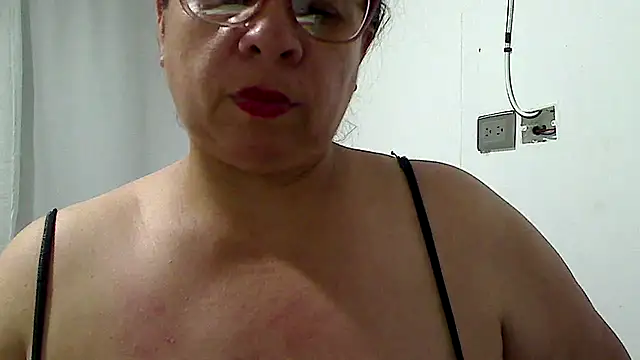 Snapshot of luciana69hot chatting on June 25, 2026, 10:26 pm luciana69hot online show from June 25, 2026, 10:26 pm