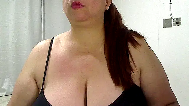 Snapshot of luciana69hot chatting on July 29, 2026, 2:16 pm luciana69hot online show from July 29, 2026, 2:16 pm
