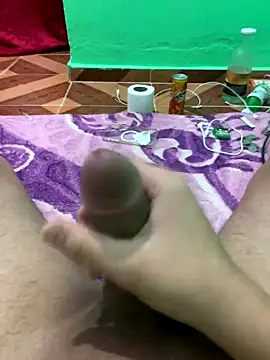 Snapshot of 7waykomm chatting on October 12, 2025, 10:11 pm 7waykomm online show from October 12, 2025, 10:11 pm