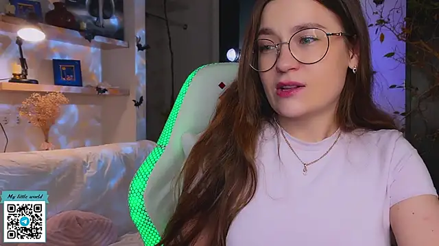 mia here online show from October 26, 2025, 12:00 am