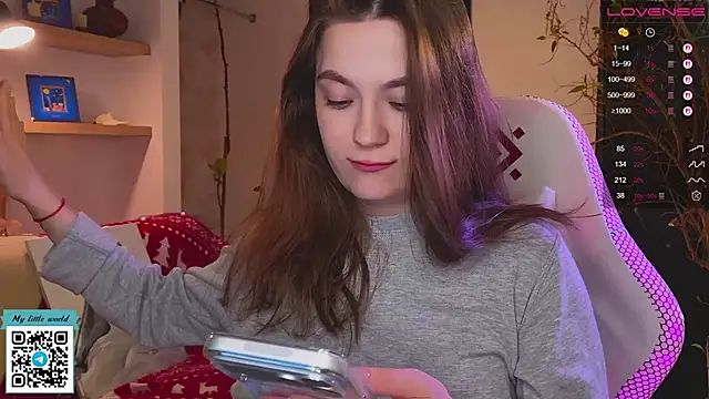 Snapshot of mia_here chatting on December 20, 2025, 12:08 pm mia here online show from December 20, 2025, 12:08 pm