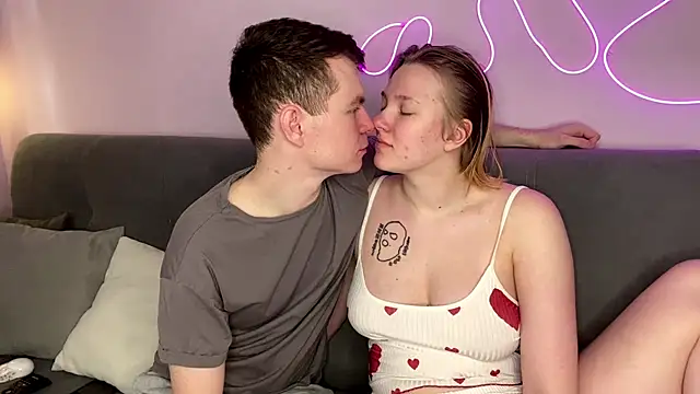 julielourens online show from November 26, 2025, 7:19 am