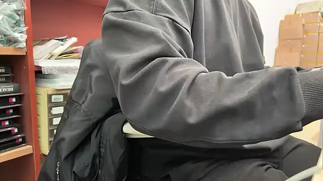 suwonsub online show from November 12, 2025, 1:54 am