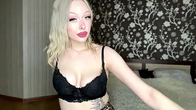 Snapshot of demilodge chatting on October 29, 2025, 1:32 pm demilodge online show from October 29, 2025, 1:32 pm