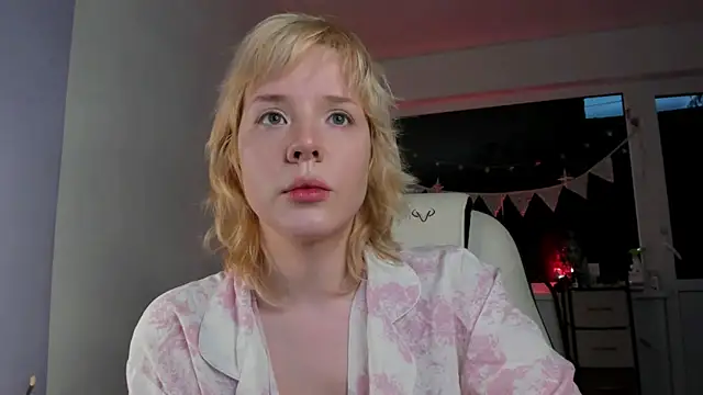 Snapshot of _CuteAsFuck_ chatting on November 23, 2025, 11:20 am CuteAsFuck online show from November 23, 2025, 11:20 am