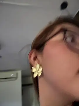 Snapshot of sara_calderon chatting on November 8, 2025, 1:25 pm sara calderon online show from November 8, 2025, 1:25 pm