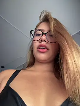 Snapshot of sara_calderon chatting on December 2, 2025, 1:24 pm sara calderon online show from December 2, 2025, 1:24 pm