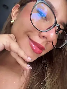 Snapshot of sara_calderon chatting on October 21, 2025, 1:32 pm sara calderon online show from October 21, 2025, 1:32 pm