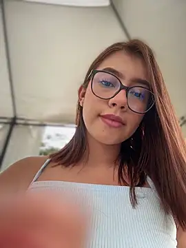 sara calderon online show from March 10, 2026, 1:37 pm