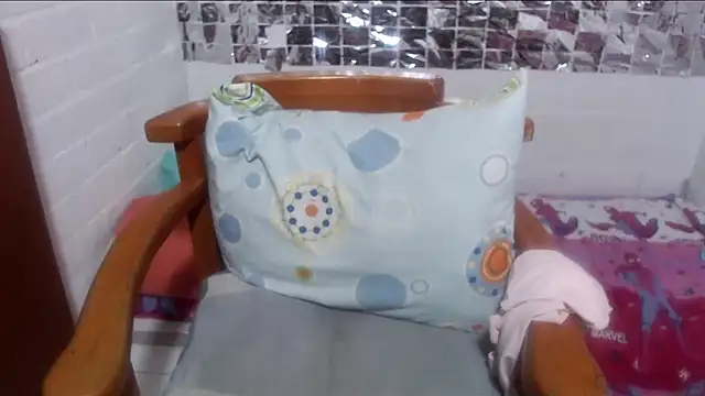 rose-crystal online show from December 15, 2025, 1:17 pm