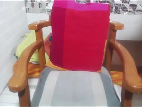 rose-crystal online show from February 19, 2026, 10:51 pm