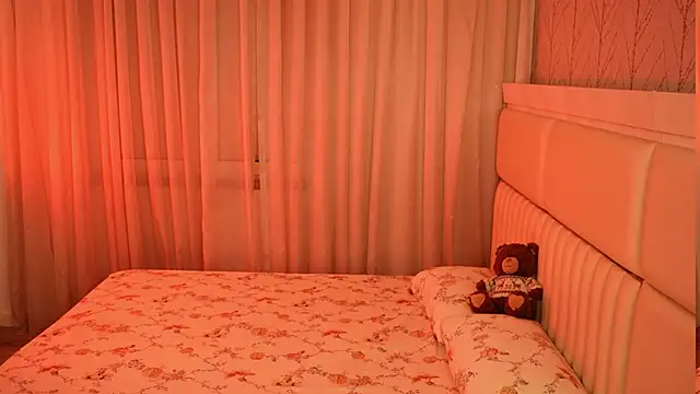 LiaGotti online show from April 12, 2026, 7:17 pm