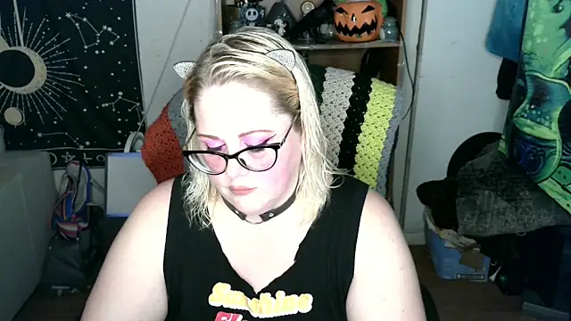 Snapshot of Kinky_Witch chatting on May 27, 2026, 4:58 pm Kinky Witch online show from May 27, 2026, 4:58 pm
