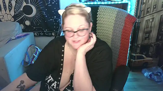 Snapshot of Kinky_Witch chatting on May 5, 2026, 3:15 pm Kinky Witch online show from May 5, 2026, 3:15 pm