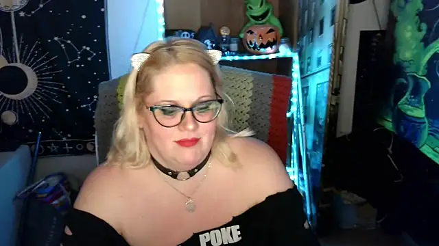 Snapshot of Kinky_Witch chatting on April 21, 2026, 1:42 am Kinky Witch online show from April 21, 2026, 1:42 am
