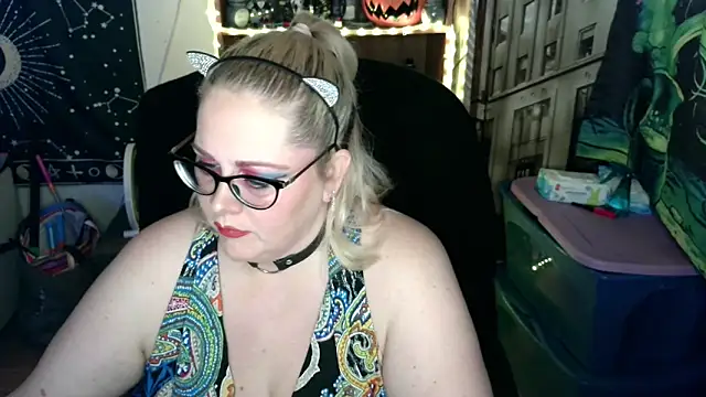 Snapshot of Kinky_Witch chatting on May 11, 2026, 1:29 am Kinky Witch online show from May 11, 2026, 1:29 am