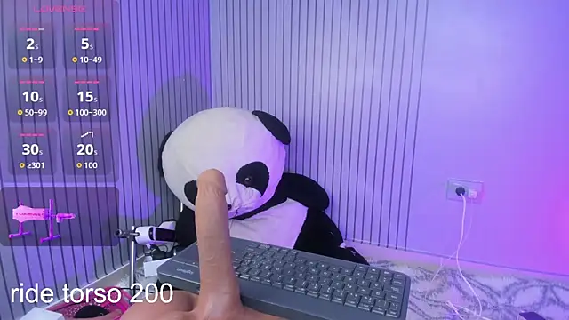 Im perla  online show from November 4, 2025, 9:18 pm