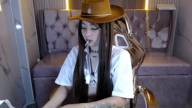 madelen b online show from October 26, 2025, 8:20 pm